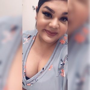 Meet your Posher, Elisa